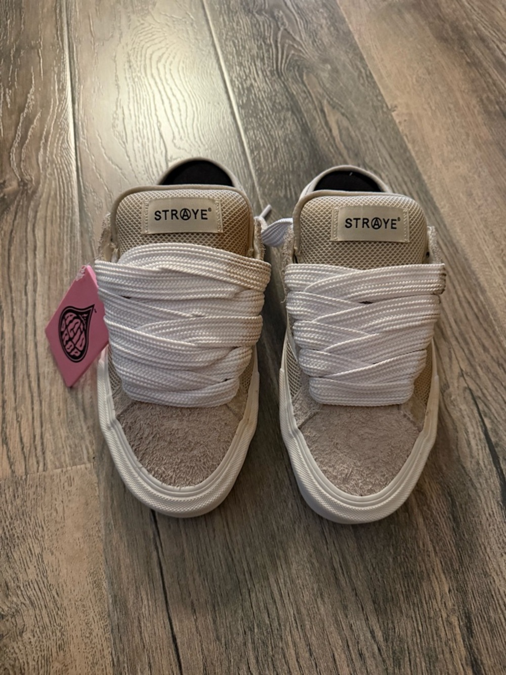 STRØYE Men's Cream & White Low-Top Sneakers